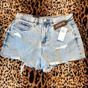 NWT BlankNYC The Barrow Vintage High Rise Distressed Cut-Off Short $88